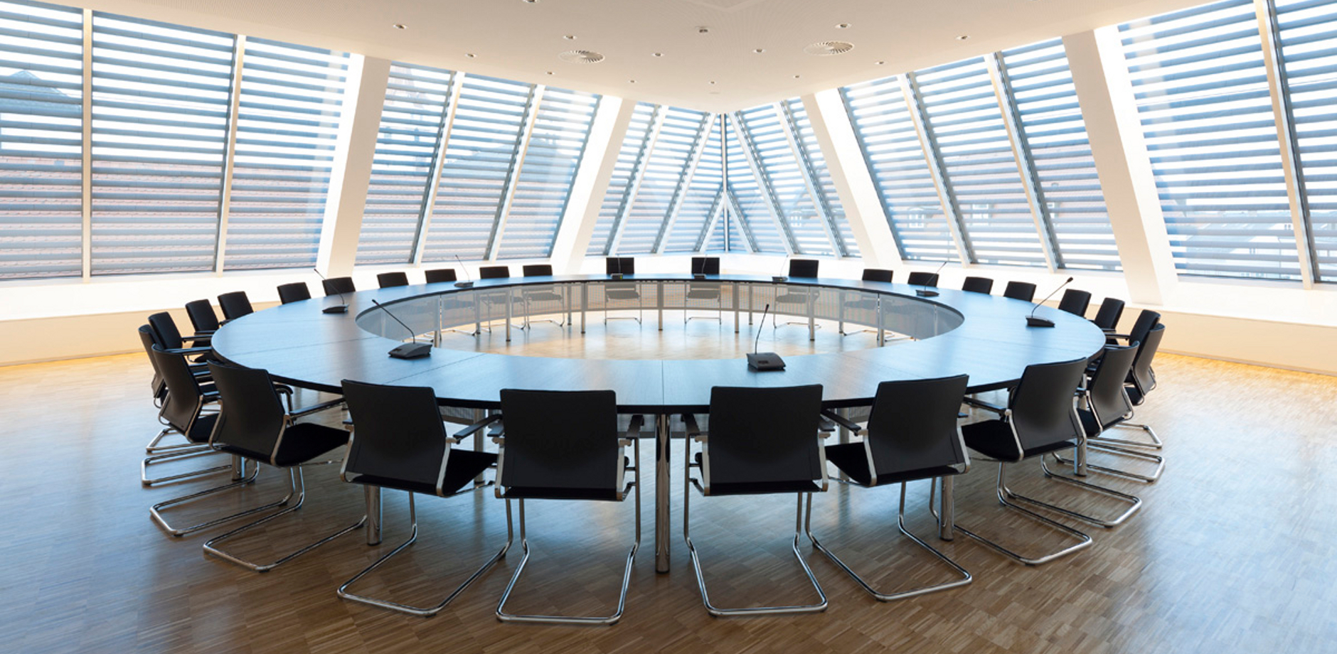 Conference room reference - round meeting table - Feyerabendhaus