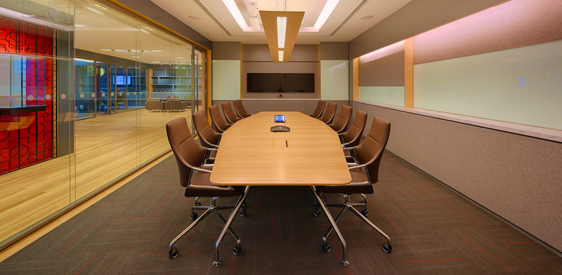 [Translate to Deutsch:] Conference room - office furniture 